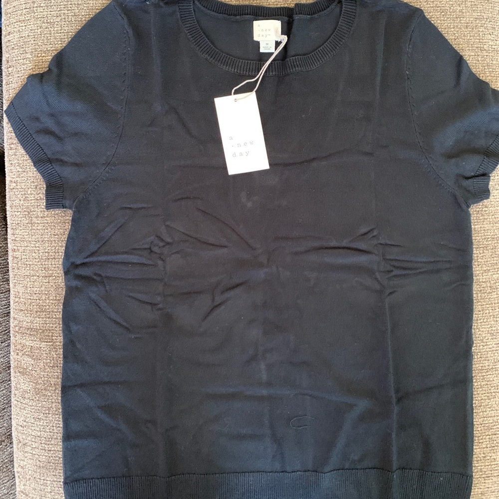 Size women’s medium short sleeve sweater
